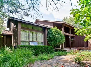 28510 N Rocky Top Rd, Green Oaks, IL 60048