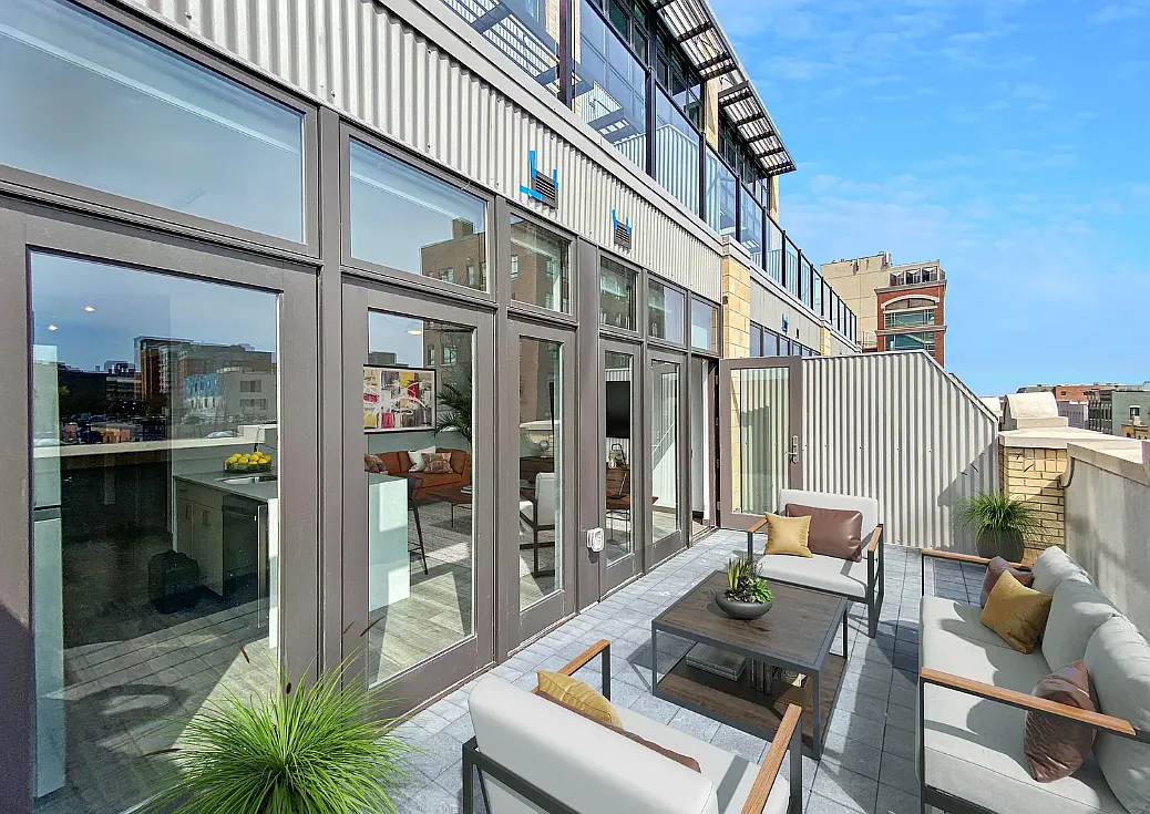 Exhibit A2 Apartments — Photo 2