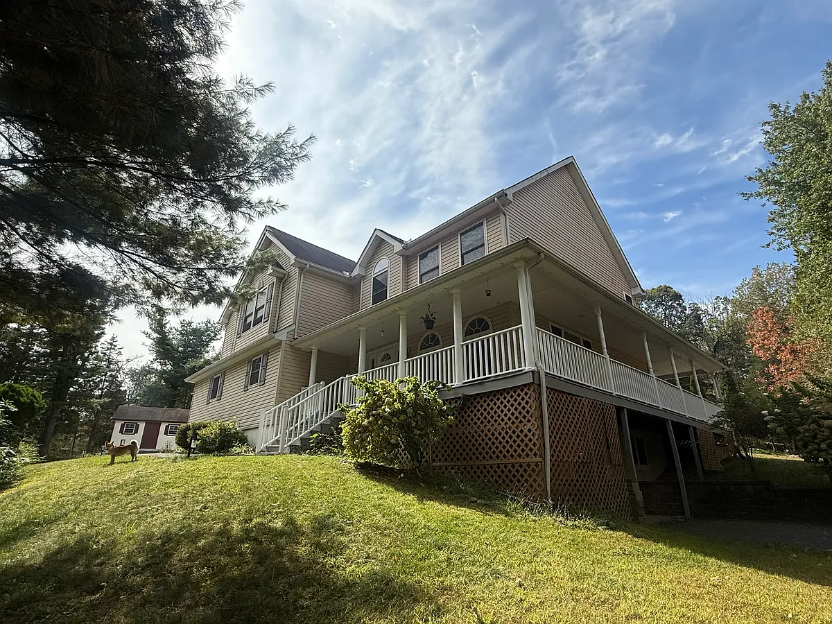 Building Photo - 114 Skyview Cir