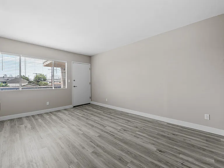 4488 37th St #8 — Photo 3