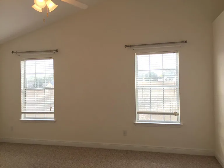 3604 Clear Creek Dr — Photo 11