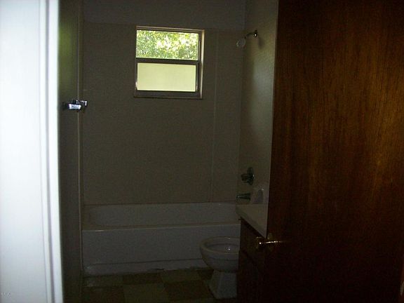 5th image of 4001 SE 22nd Ave #B