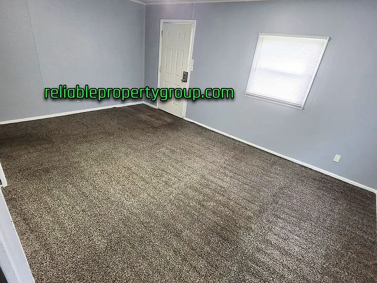 4721 Warsaw St — Photo 2