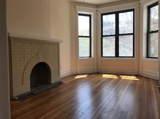 824 W. Newport Ave., Chicago, IL 60657