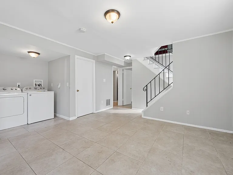 1615 Colonial Way #0 — Photo 22
