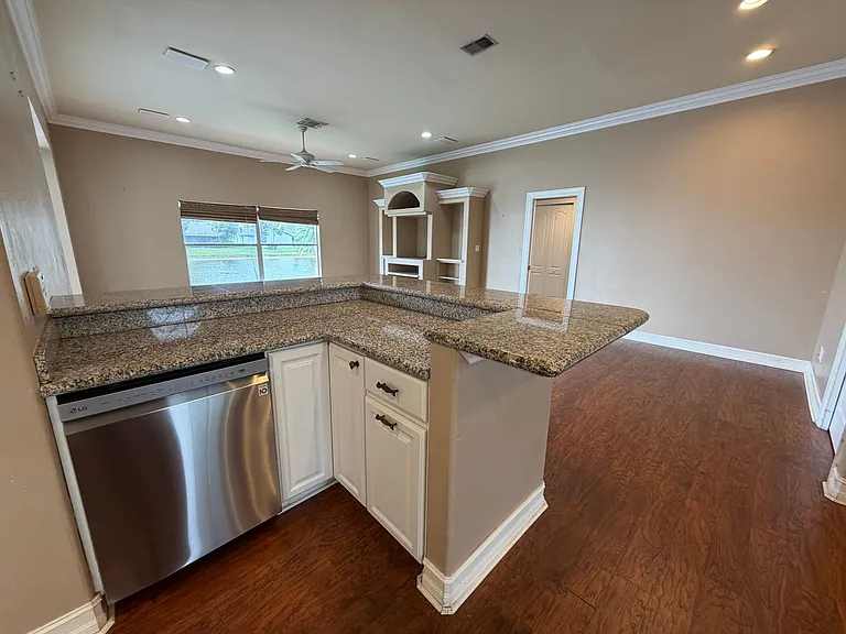3425 Anton Ct — Photo 13