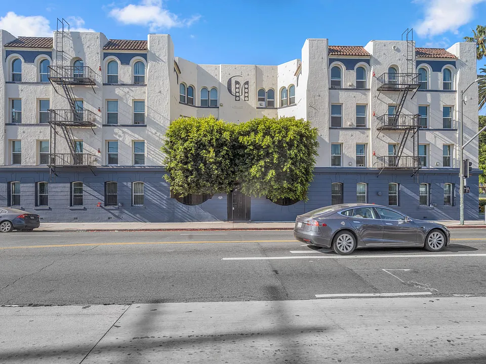 5870 Franklin ave