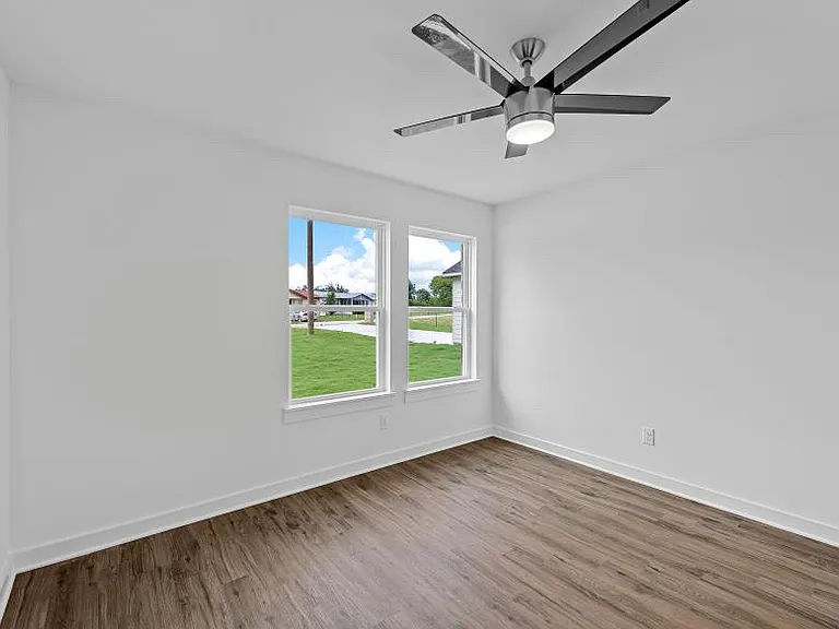 429 Luke St — Photo 16