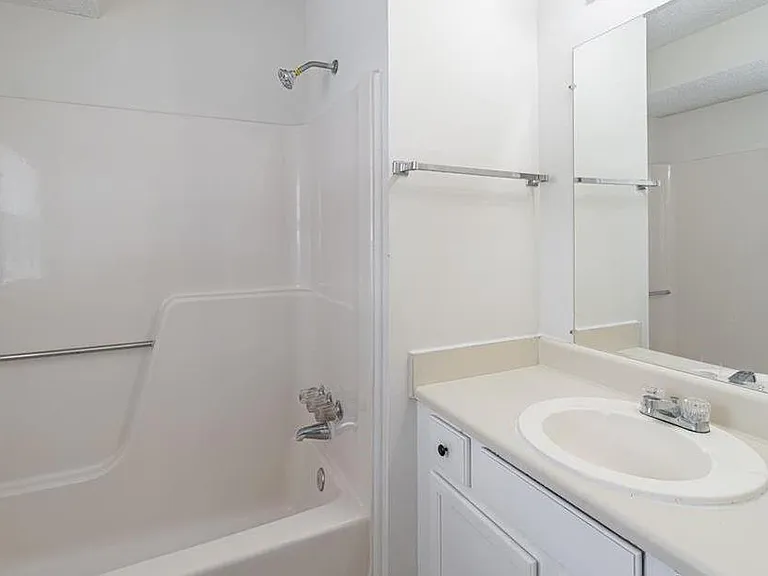 1050 Holcomb Bridge Rd — Photo 15
