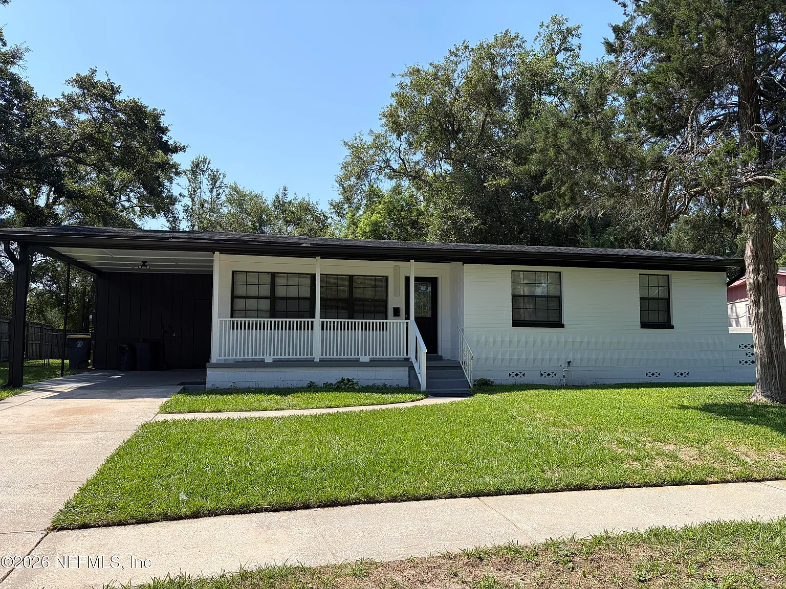 3 bed, 2.0 bath, 1200 sqft, $1,800 — Photo 1