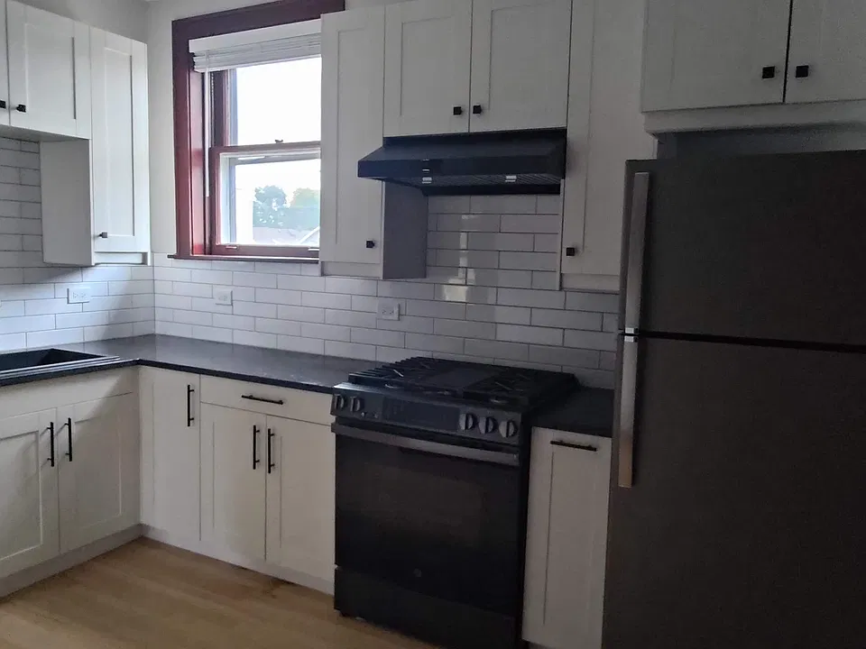 2911 N Albany Ave #2