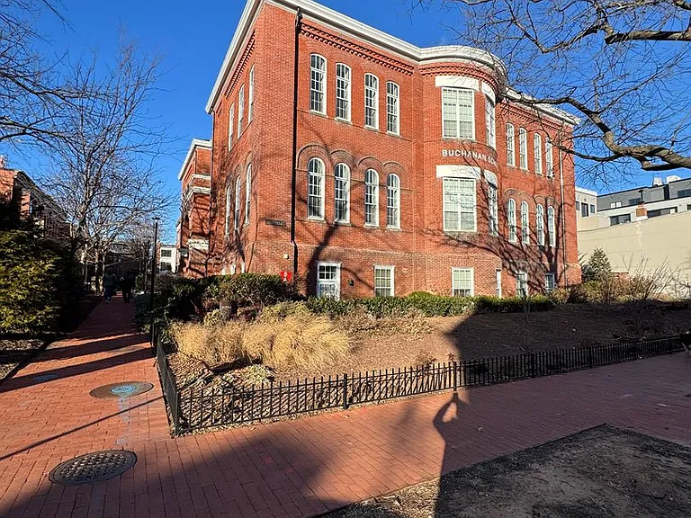 1324 E St SE #205 — Photo 9