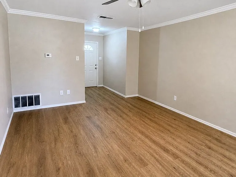 1105 Green Meadow Dr — Photo 8