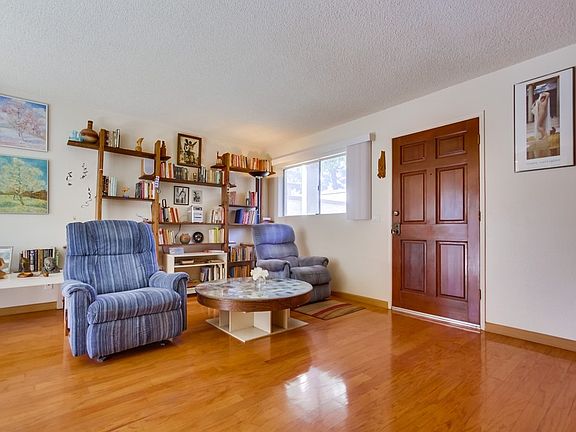 4th image of 772 N Mollison Ave Unit A