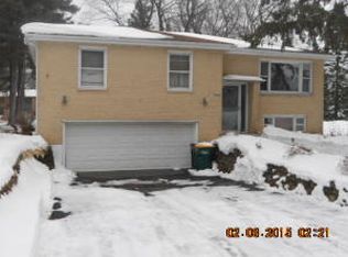 38901 92nd St, Burlington, WI 53105