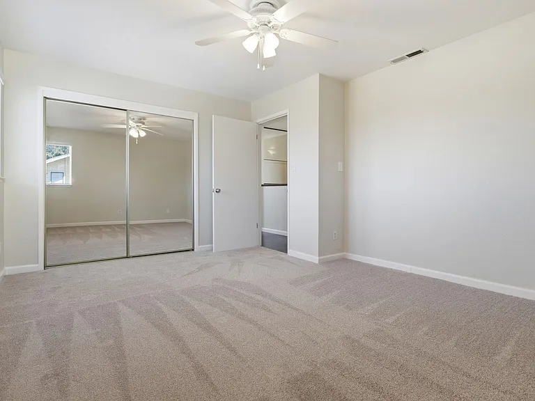 498B Beck St — Photo 13