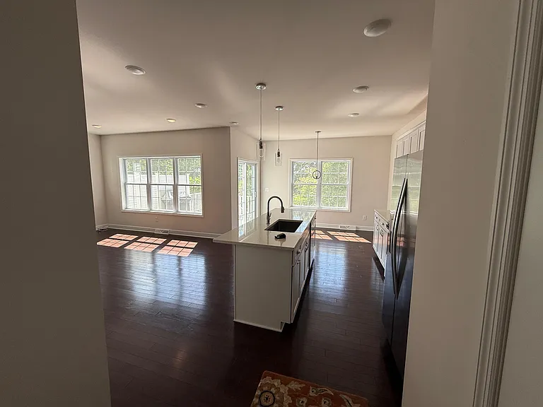 86 Lona Ln — Photo 3