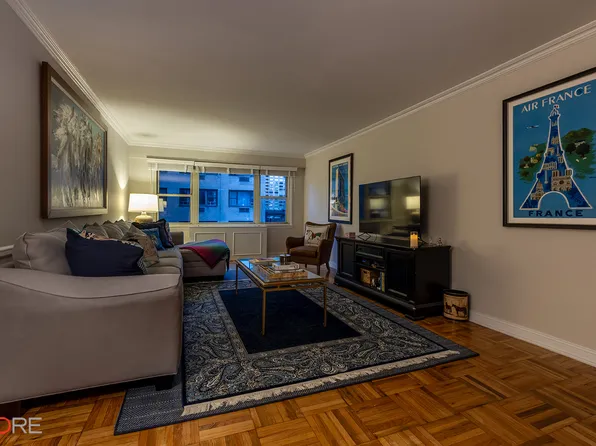 333 East 66th Street image 3 of 16