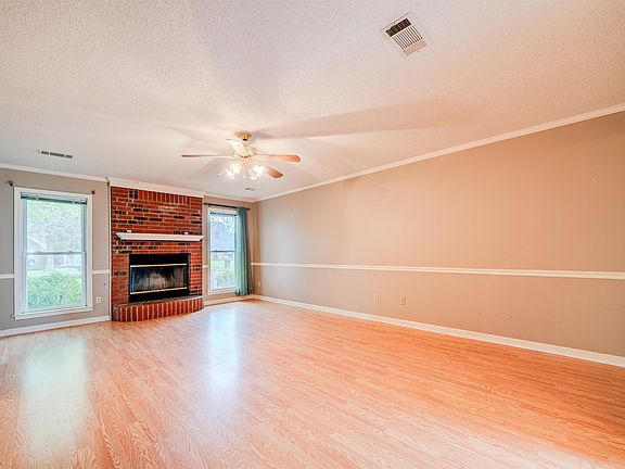 4th image of 3561 Brandon Ln