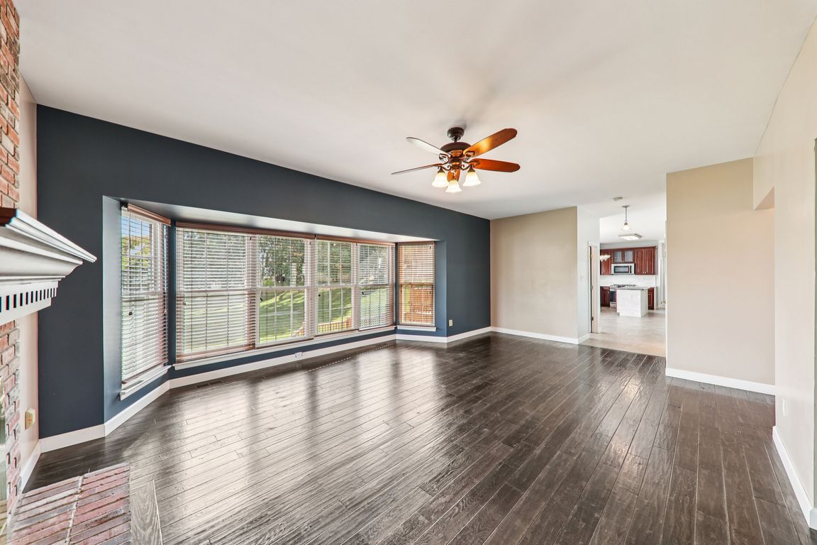 next background image