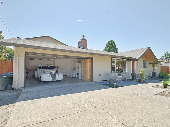 4th image of 3000 Spruce Ave