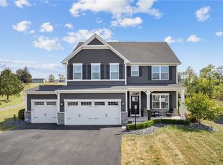 1001 Black Sands Dr, Jeannette, PA 15644