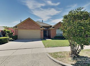 752 Rockett Ln, Cedar Hill, TX 75104