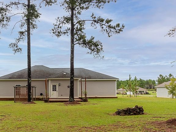 2nd image of 205 White Oak Dr