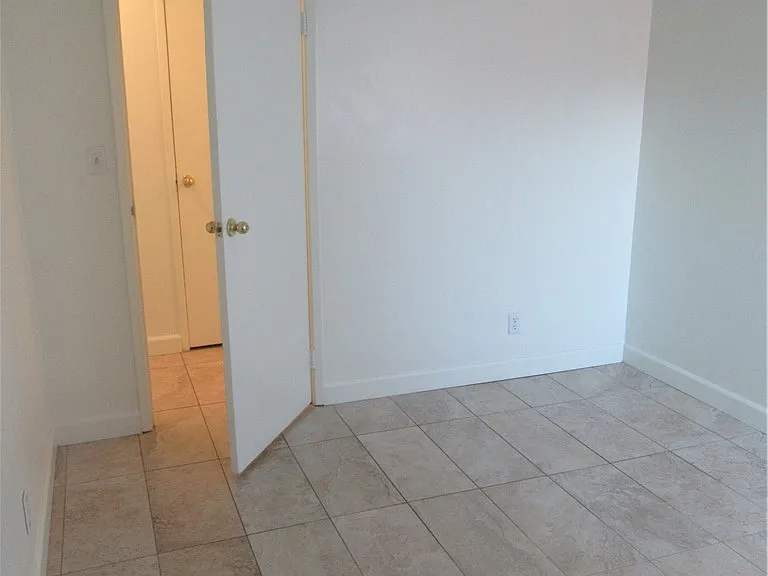 357 E Van Wagenen St #0 — Photo 17