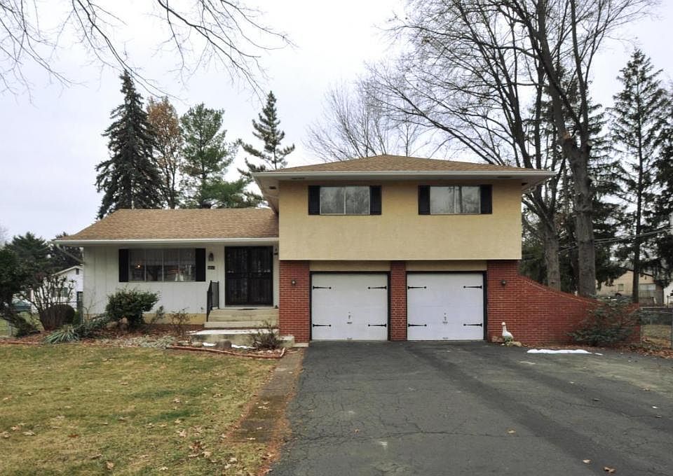 1st image of 4865 Fairway Oaks Dr