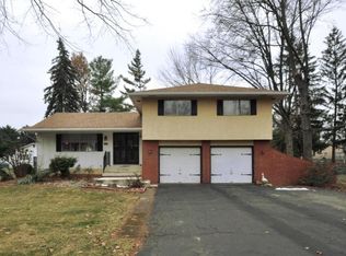 4865 Fairway Oaks Dr, Columbus, OH 43213