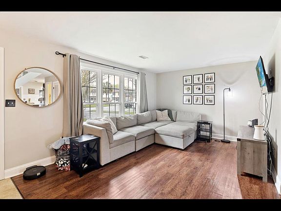 2nd image of 5565 E Shirley Dr