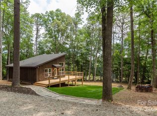 29 S Bear View Dr, Hendersonville, NC 28792