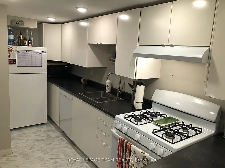 1180 Southwood Dr #B — Photo 3