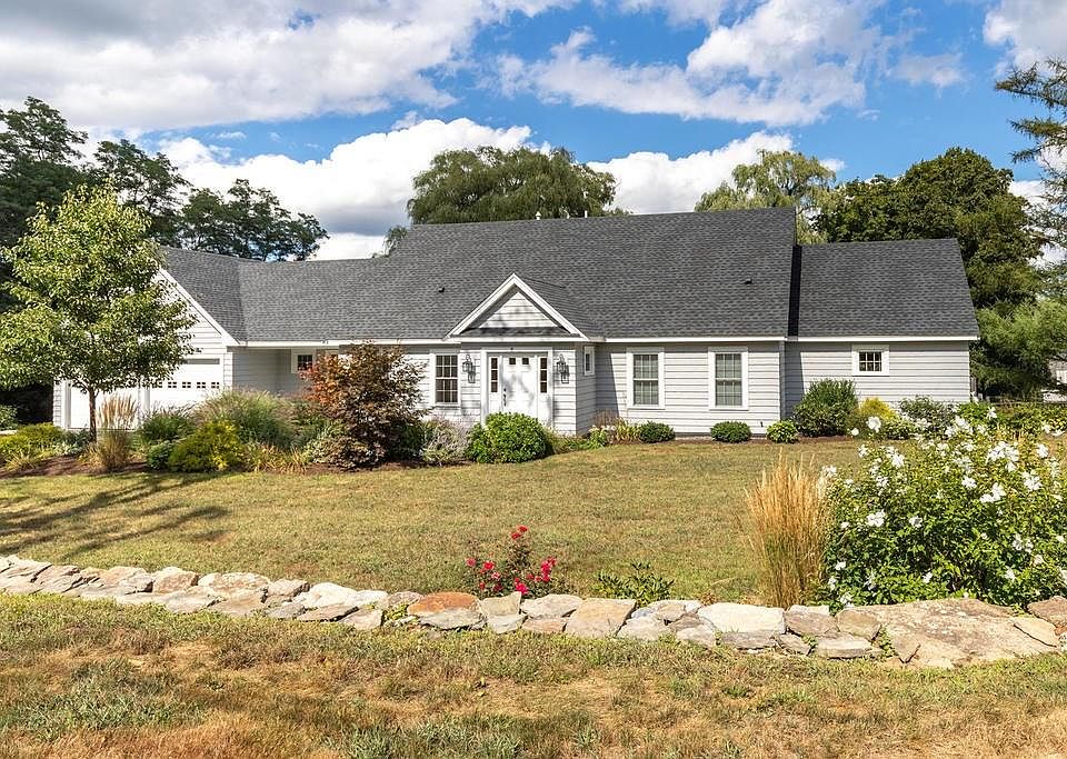 91 Larch Row Wenham, MA, 01984 Apartments for Rent Zillow