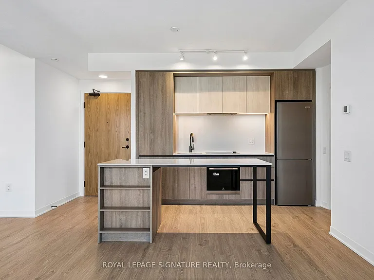 2495 Eglinton Ave W #908 — Photo 8