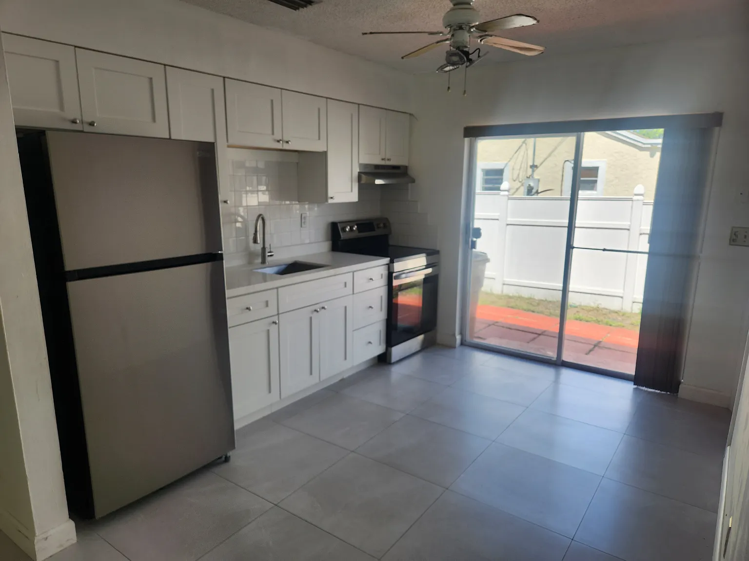 2 bed, 800 sqft, $2,100 — Photo 4