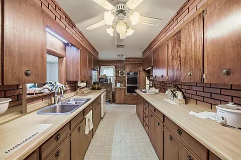 2337 S Crestway Ave — Photo 4