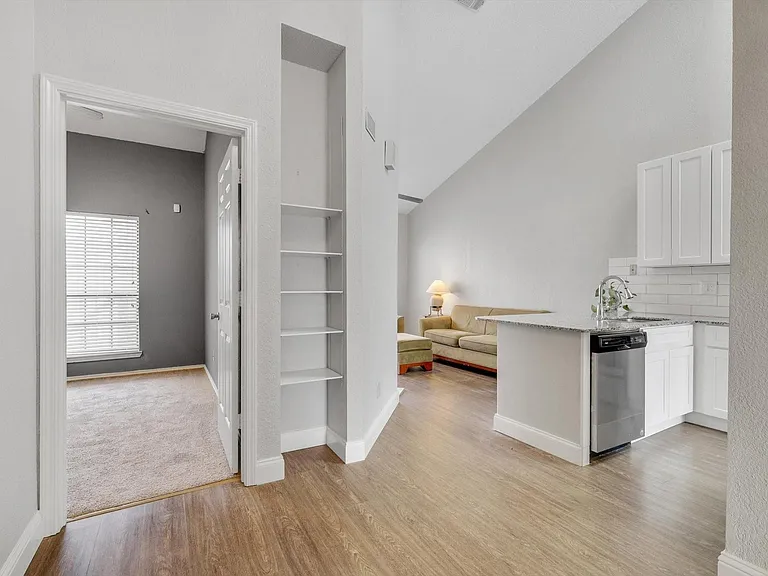 4800 W Lovers Ln #521 — Photo 8