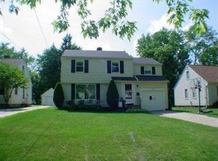 1556 Lyndhurst Rd, Lyndhurst, OH 44124