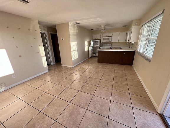 3rd image of 130 Glen Myra Ave #3