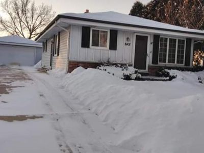 8401 N 106th St, Milwaukee, WI, 53224