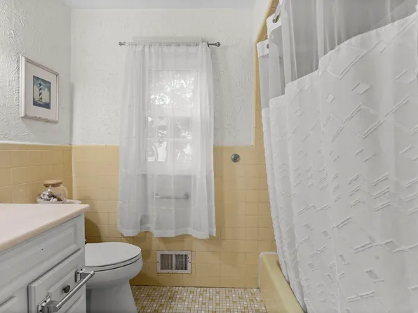 76 Jefferson Street image 22 of 36