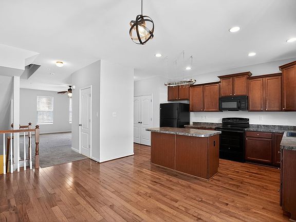 3rd image of 2864 Hedgerow Pl