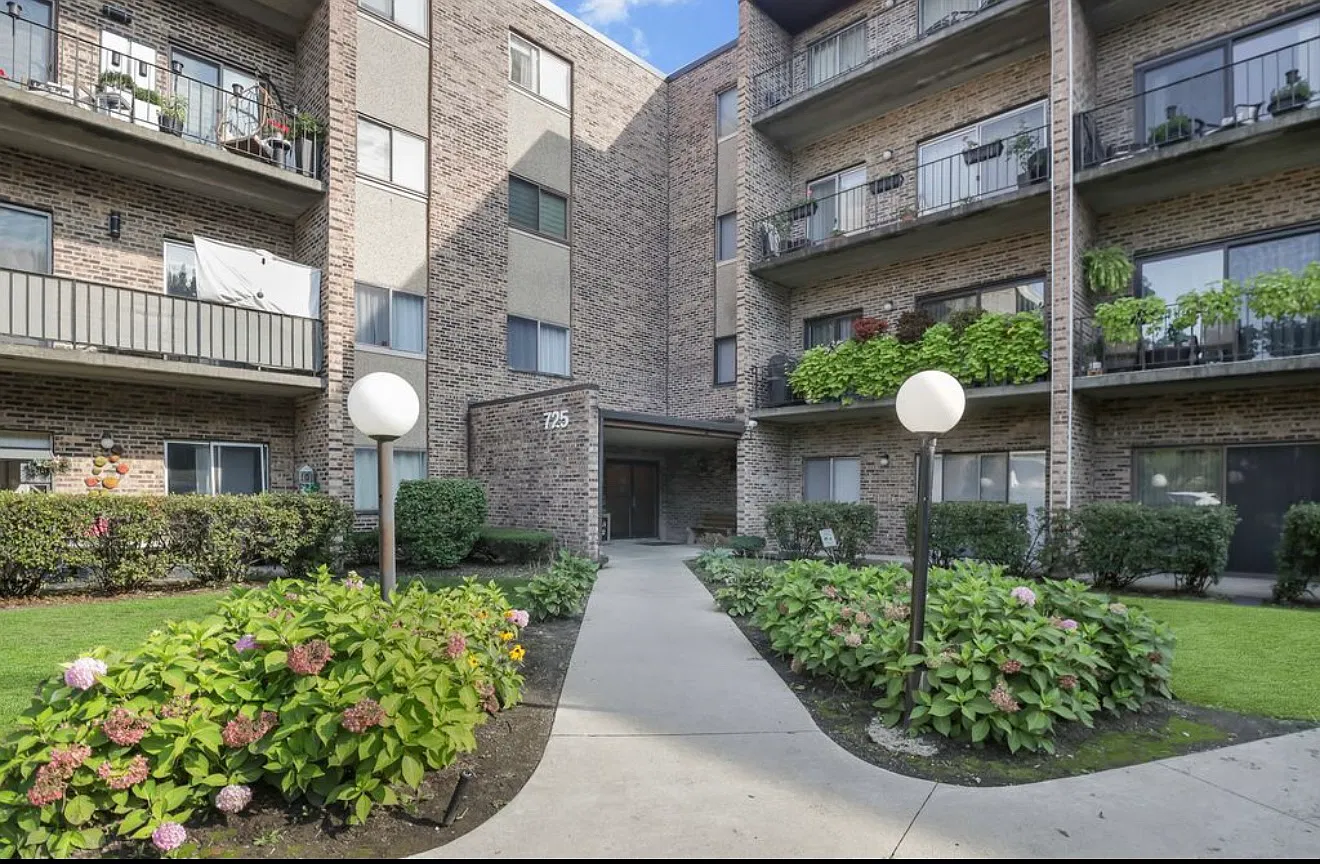 2 bed, 1200 sqft, $2,100 — Photo 1