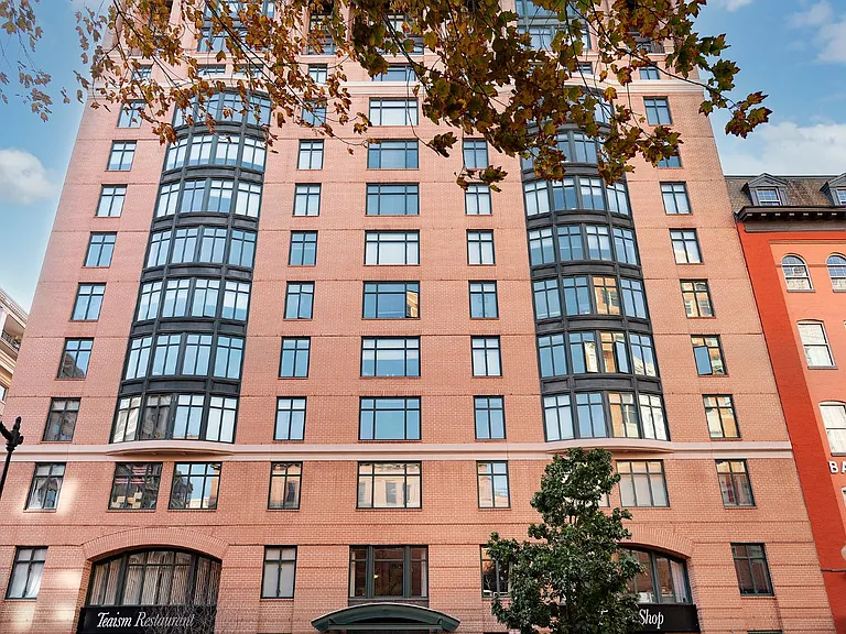 The Lexington at Market Square — Photo 45