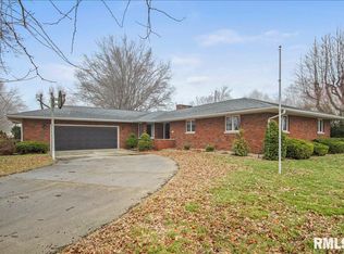 208 S Othelle St, Taylorville, IL 62568