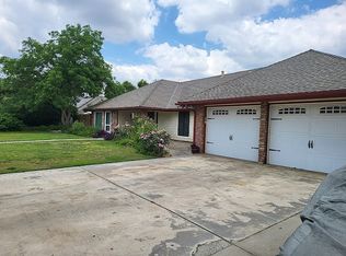 1569 S Bailey Ave, Fresno, CA 93727