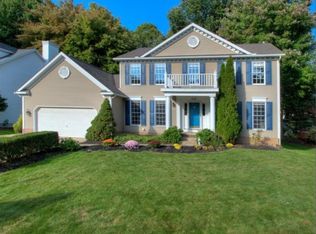 3320 Pine Hollow Dr, Stow, OH 44224