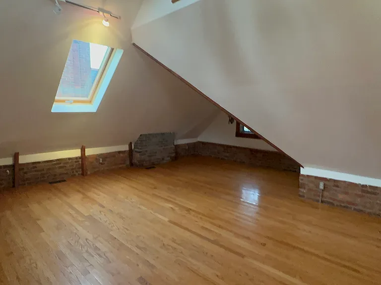 1351 Forsythe Ave — Photo 10